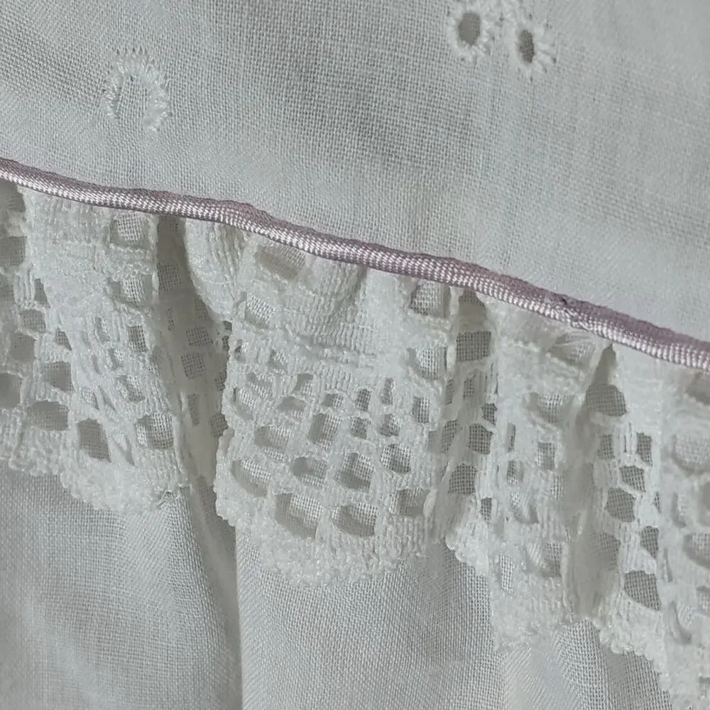 Vintage Eyelet Girls Dress Size 6 White & Purple Buttons Decor Tie at Shoulders